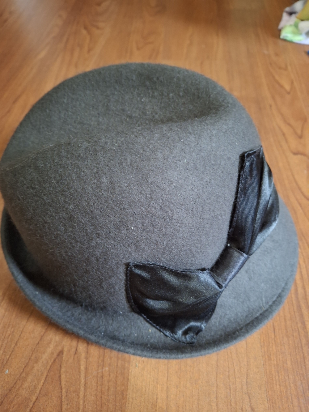 Black 100% Wool Cloche Bowler Hat Oversized Satin Bow One Size